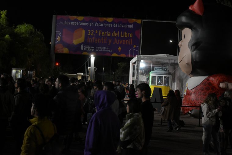 FOTO: Así fue la vibrante Noche de la Feria del Libro de Buenos Aires 2024