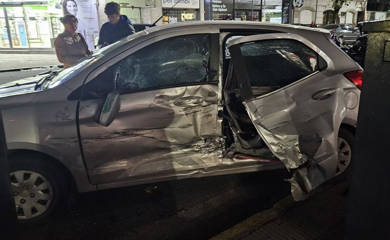 El auto quedó destrozado.