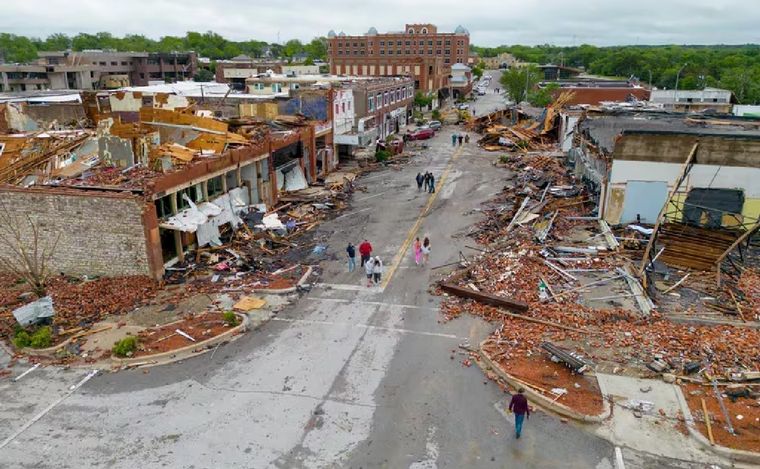 FOTO: Los tornados afectaron mayormente a la ciudad de Sulphur, Oklahoma. (Foto: CNN)