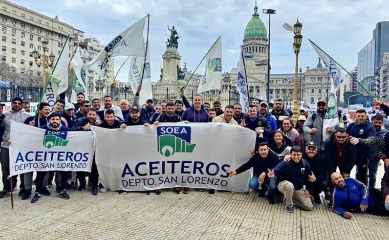 Los aceiteros empezaron hoy lunes un paro que busca paralizar el Congreso.