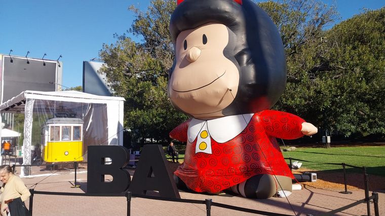 Las actividades destacadas de este viernes en la Feria del Libro de Buenos Aires