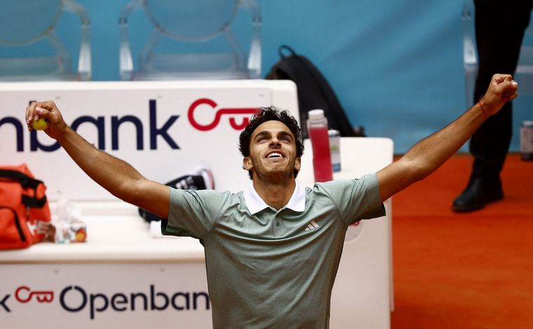 Cerúndolo se hizo fuerte y venció a Zverev.