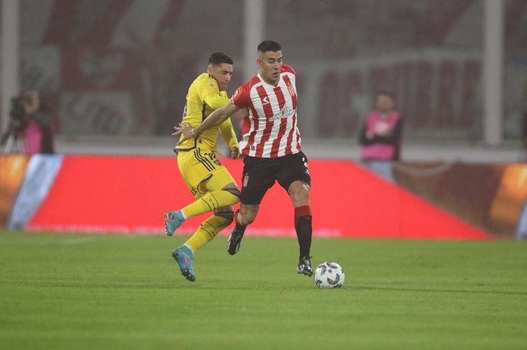 Boca y Estudiantes se enfrentan en el Kempes. 