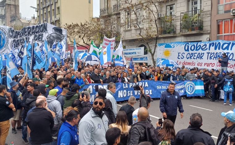 Marcha de la CGT en Buenos Aires el 1 de mayo. (Orlando Morales/Cadena 3)