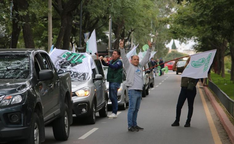 Caravana de Camioneros y UTEP en Córdoba. (Foto: Daniel Cáceres/Cadena 3)