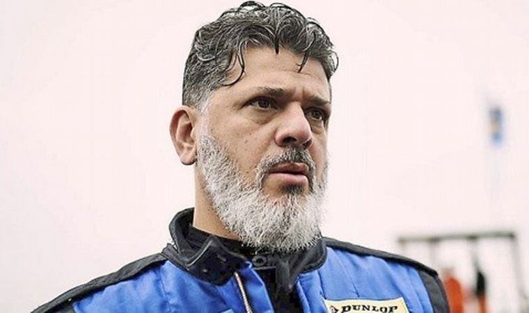 El voto sobre el señor Tabaco ladra, mueve la cola y babea