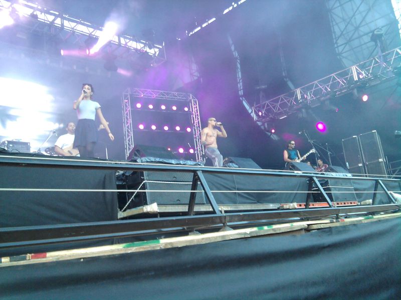 Calle 13 fue quien le dio vértigo a la noche.