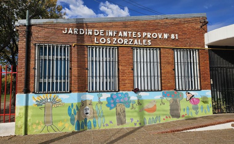 El Jardín de Infantes Provincial Nº 81, Jardín Los Zorzales, ubicado en White al 7600
