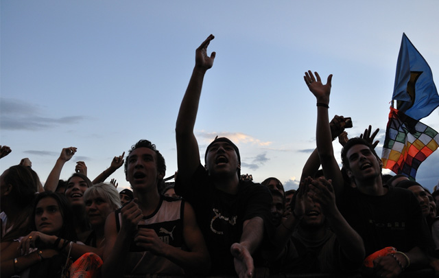 El público le responde a Residente.