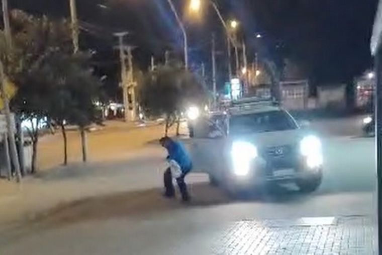 Un dramático momento sufrió una familia en zona sur de la capital (captura de video).