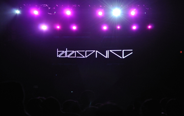 Babasónicos mostró toda su desfachatez eléctrica en Cosquín Rock