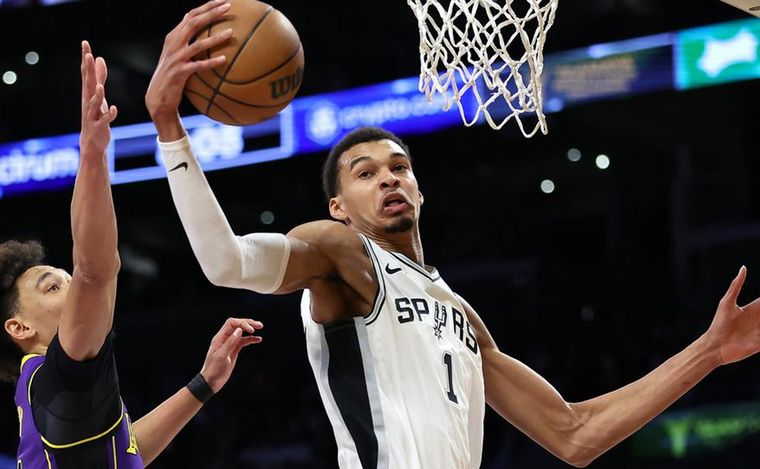 Wembanyama la rompió en su primera temporada en la NBA.  