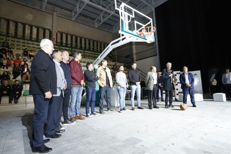 Atenas cumplió el sueño: inauguró el nuevo estadio en Barrio General Bustos