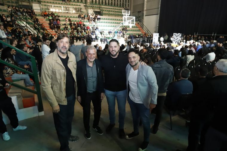 Atenas cumplió el sueño: inauguró el nuevo estadio en Barrio General Bustos