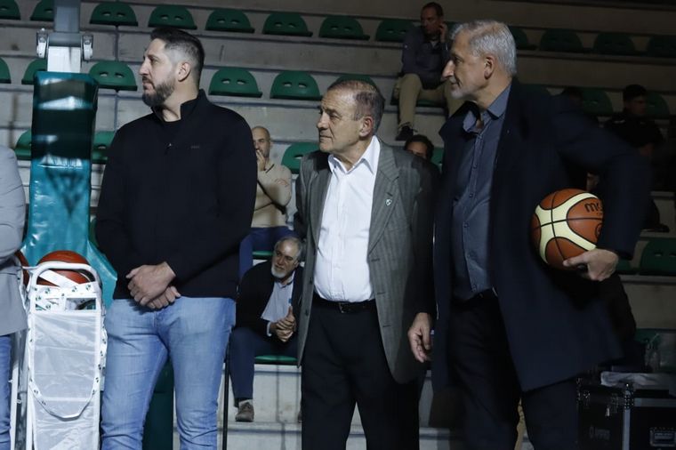 Atenas cumplió el sueño: inauguró el nuevo estadio en Barrio General Bustos