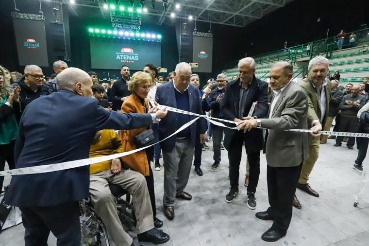 Atenas cumplió el sueño: inauguró el nuevo estadio en Barrio General Bustos