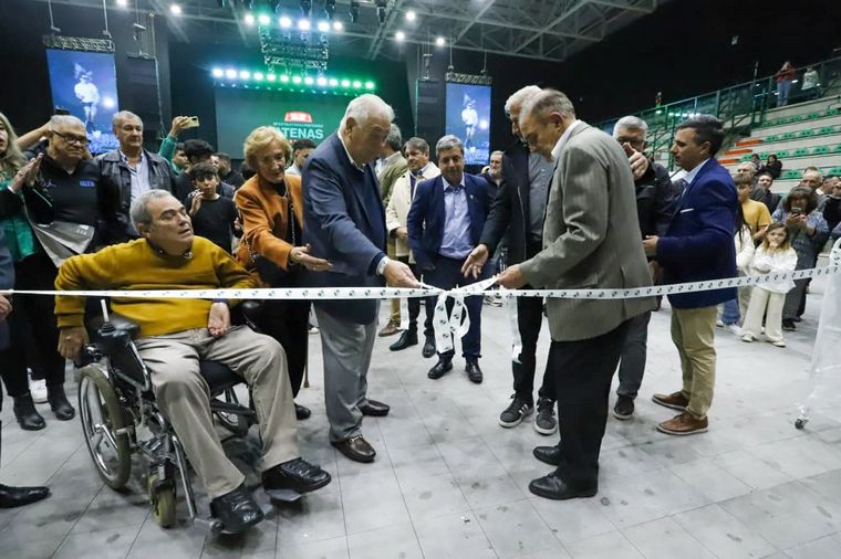 Atenas cumplió el sueño: inauguró el nuevo estadio en Barrio General Bustos
