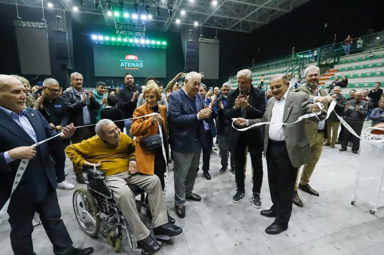Atenas cumplió el sueño: inauguró el nuevo estadio en Barrio General Bustos