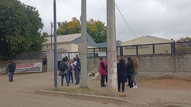 Escuela Martha Alcira Salotti en barrio IPV Argüello