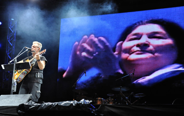 Noche 2 - León Gieco