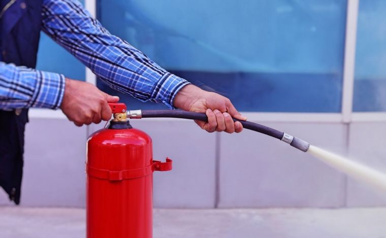 Cada matafuego tiene un costo cercano a los 100 mil pesos.