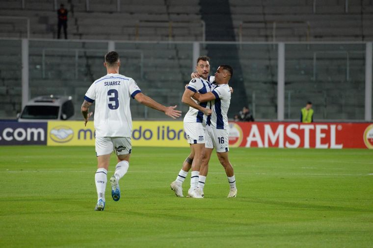 Talleres se impone ante Barcelona de Ecuador en el Kempes.