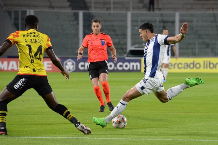 Talleres se impone ante Barcelona de Ecuador en el Kempes.