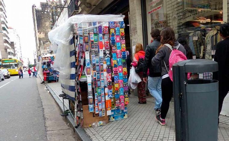 FOTO: Comercio afectado en el centro de Rosario por el paro general. 