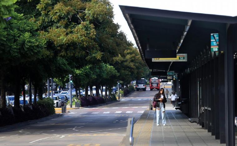 Cómo funcionan los servicios en buena parte del país por el paro de la CGT. (NA)