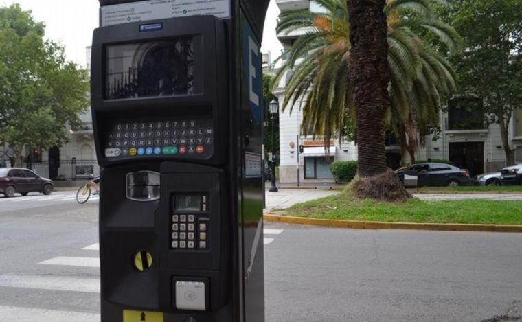FOTO: Aumentan tarifas de estacionamiento medido en Rosario durante jornada de paro.