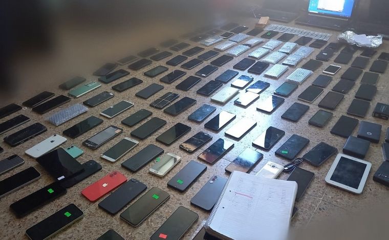 FOTO: La Policía secuestró más de 130 celulares y otros elementos en Galería Norte.