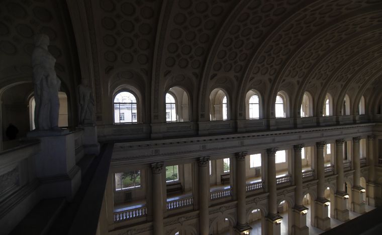 Salón de los Pasos Perdidos de Tribunales. (Foto: Daniel Cáceres/Cadena 3)
