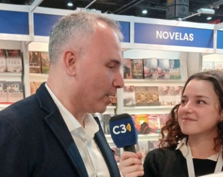 Un libro repiensa la historia argentina y juega con el 