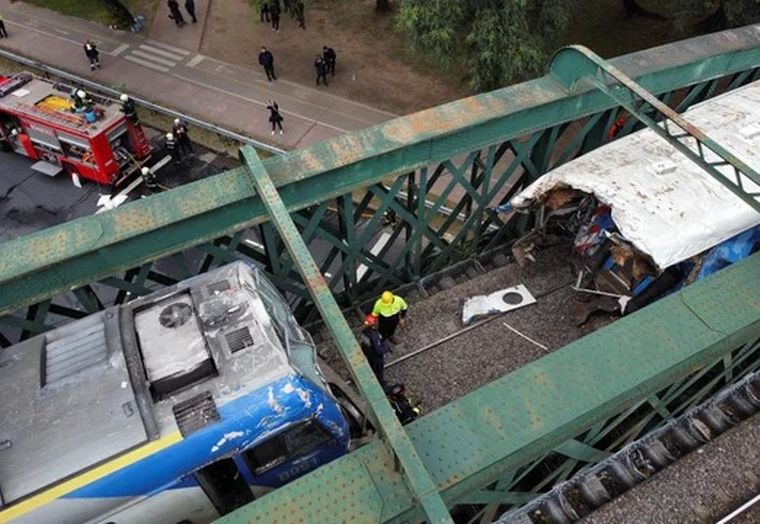 FOTO: El choque de trenes dejó múltiples heridos.