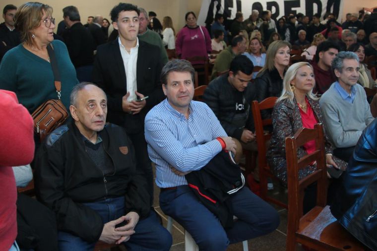 El plenario radical en Villa Giardino. 