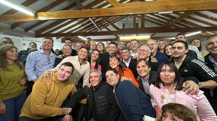 El plenario radical en Villa Giardino. 