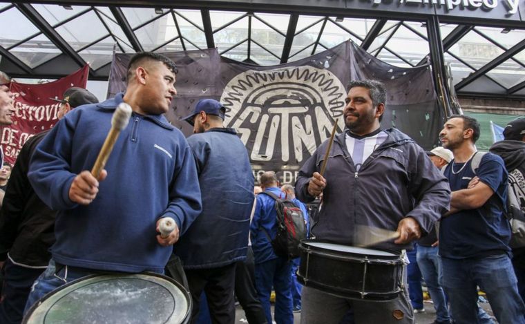 Fate anunció que adecuará su negocio y despedirá a casi 100 trabajadores