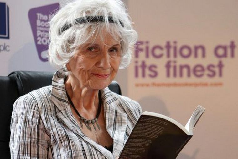 Murió la escritora canadiense Alice Munro, Nobel de Literatura en 2013