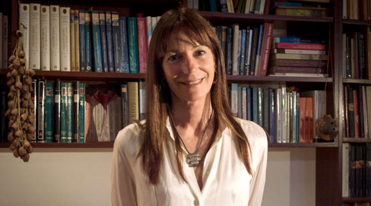 Marcela Ternavasio, doctora en historia, distinguió entre 