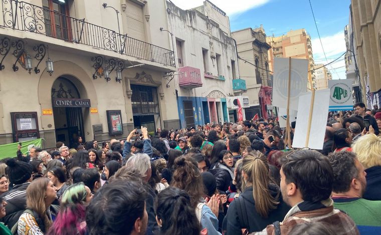 Acto de repudio a amenazas contra estudiantes de la UNR: 