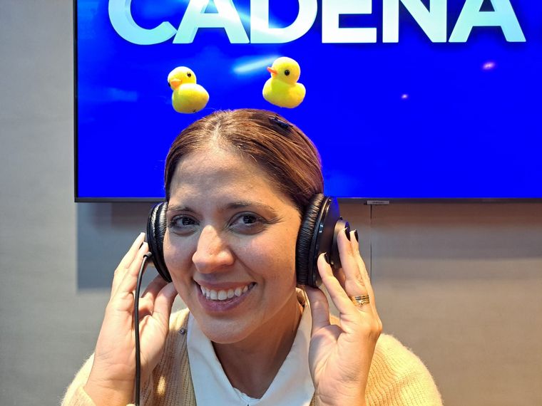 Geo en Viva la Radio, con los patitos del Abraoalabra.