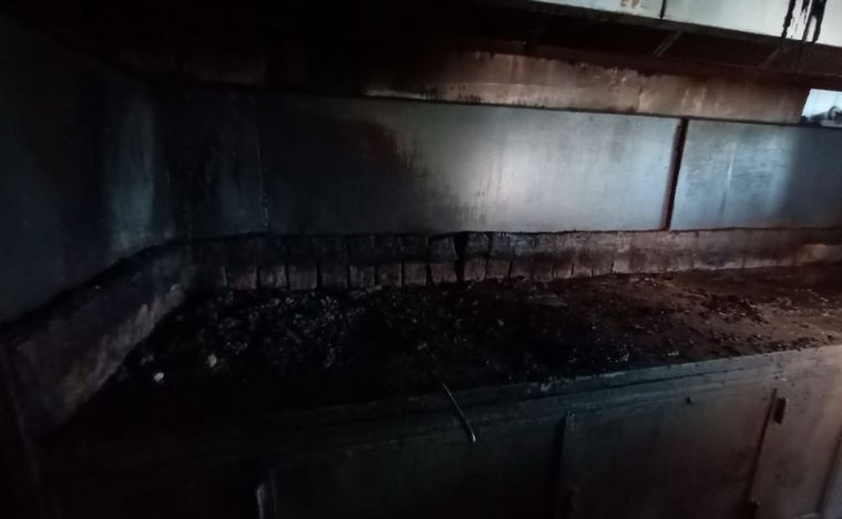 Alarma en zona norte por un principio de incendio en una reconocida parrilla.