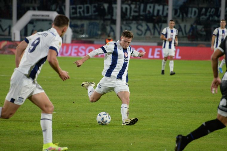 Bruno Barticciotto marcó el segundo tanto de Talleres. Foto: Daniel Cáceres/Cadena 3