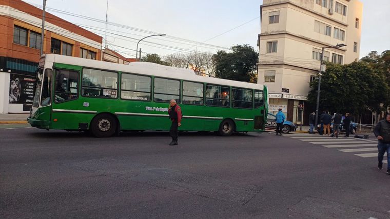 Hubo al menos 17 heridos por el choque de dos colectivos en Chacarita.