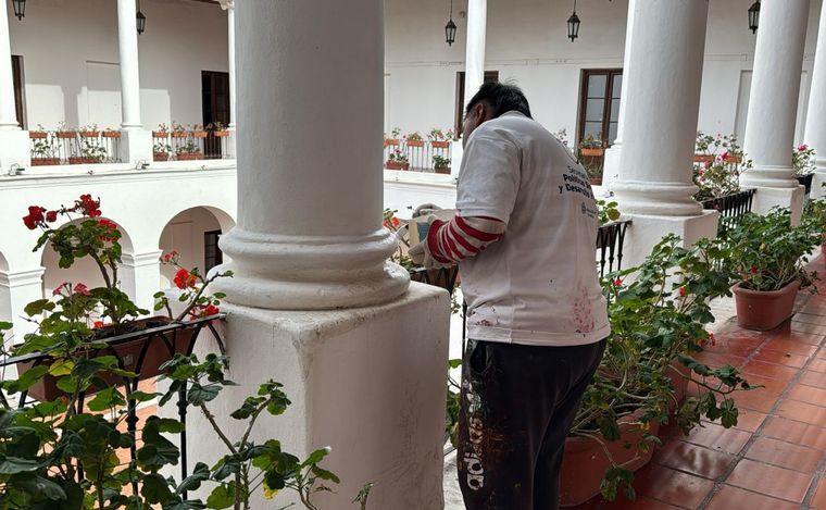 Obras en el Cabildo de Córdoba para la llegada de Milei. (Celeste Benecchi/Cadena 3)