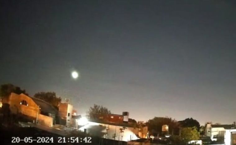 El bólido aparecido en la noche del lunes en Rosario.