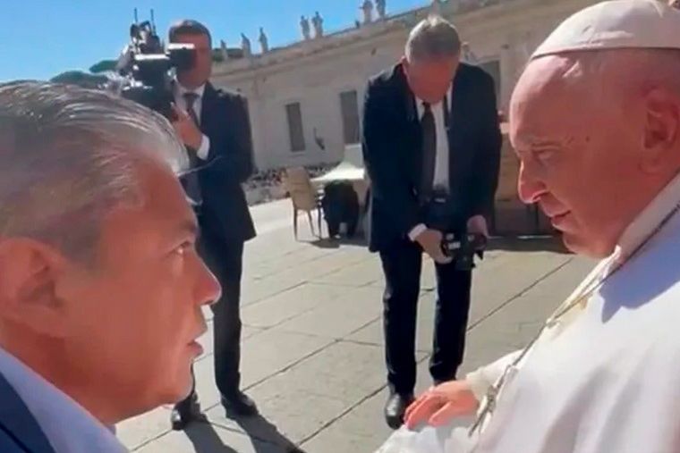 El gobernador de Neuquén, Rolando Figueroa, visita al Papa por segunda vez