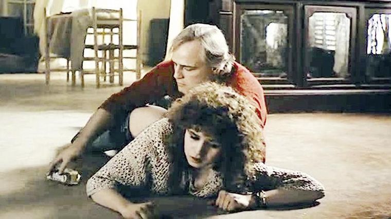 El comienzo de la escena que le cambió la vida a la entonces joven María Schneider