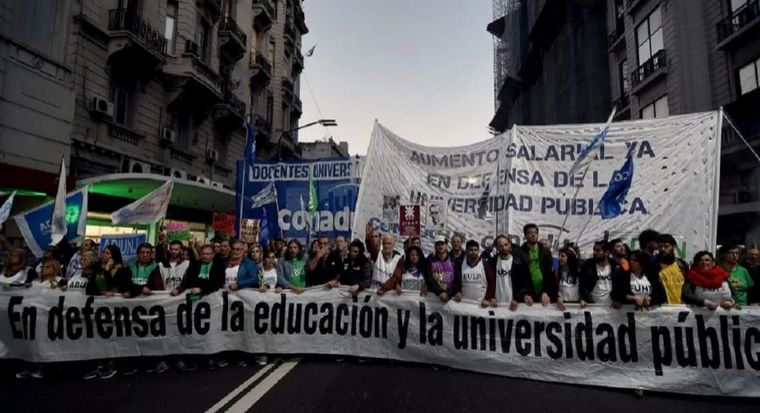 Río Negro: universitarios marchan contra el ajuste y de cara al paro nacional