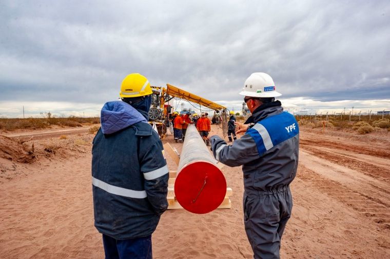 YPF inicia construcción del primer tramo del oleoducto Vaca Muerta Sur